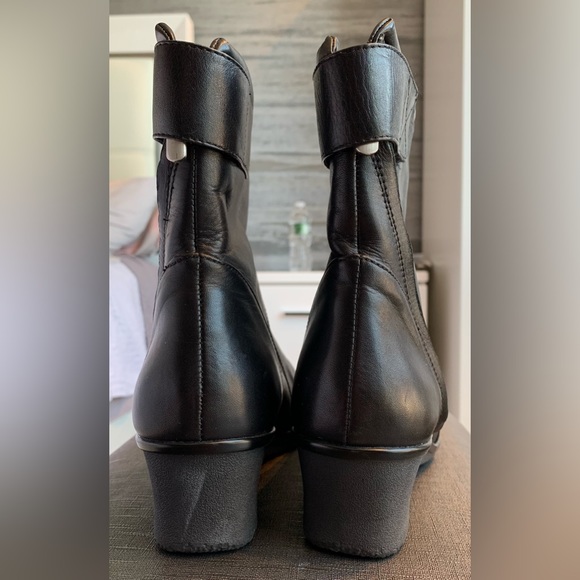 Taryn Rose Ankle-High Boots - Picture 7 of 7